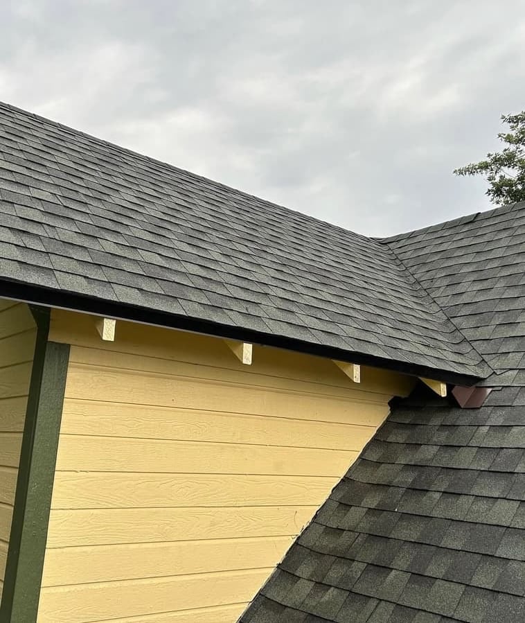Charcoal Shingle Detail